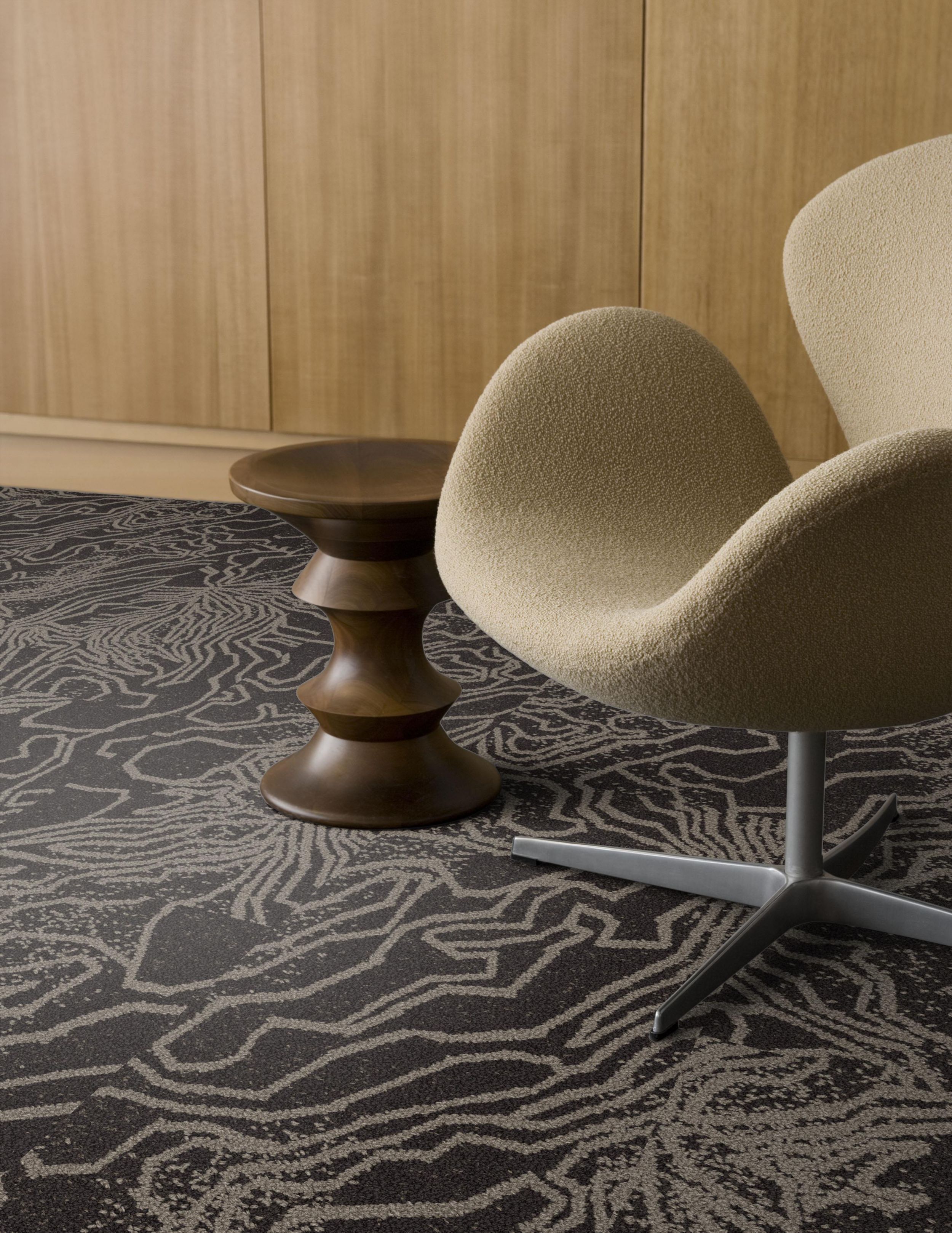 Lux Contour II carpet tile in hospitality lobby image number 2